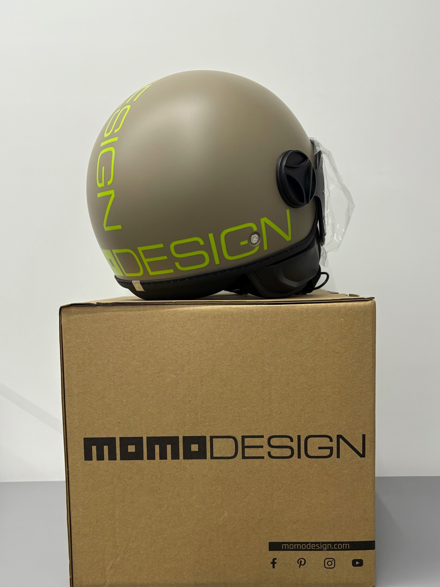 MomoDesign Model 8
